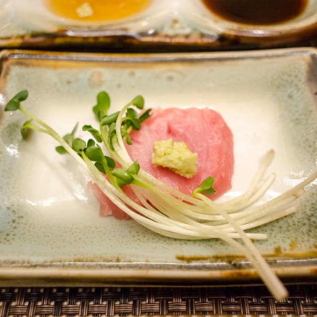 901 · Maguro sashimi – tuna fillet