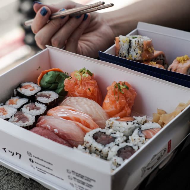B1 · 6 pcs Kappa Maki, 6 pcs Avo Maki, 6 pcs Paprika