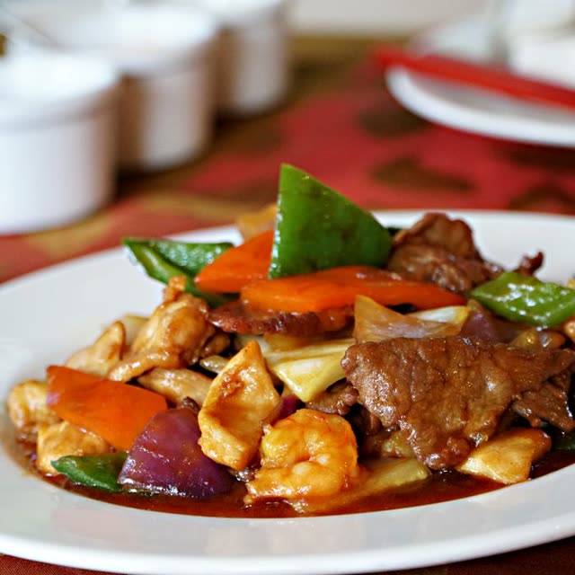 T1 · Chicken, pork, beef and prawns fried with mixed vegetables