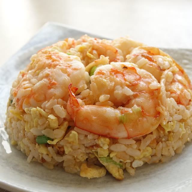 34 · with prawns & vegetables