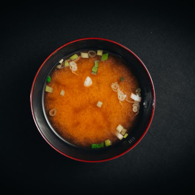 S3 · Miso soup – Japanese tofu, seaweed and leek