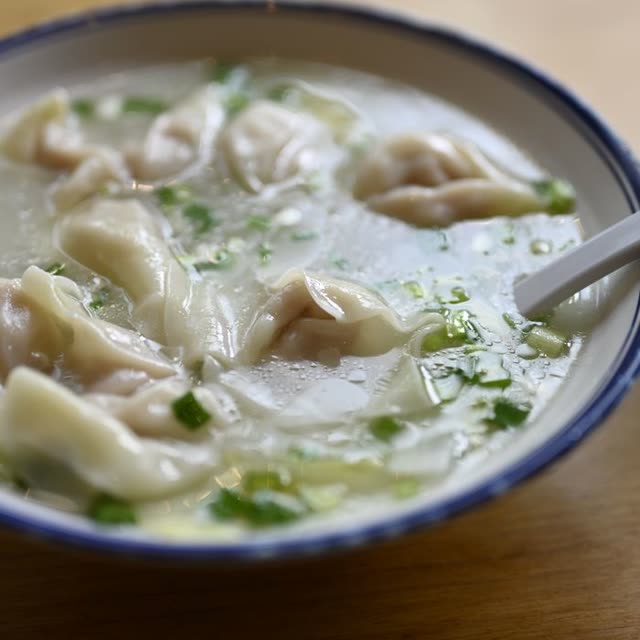 03 · Wonton soup – dumplings