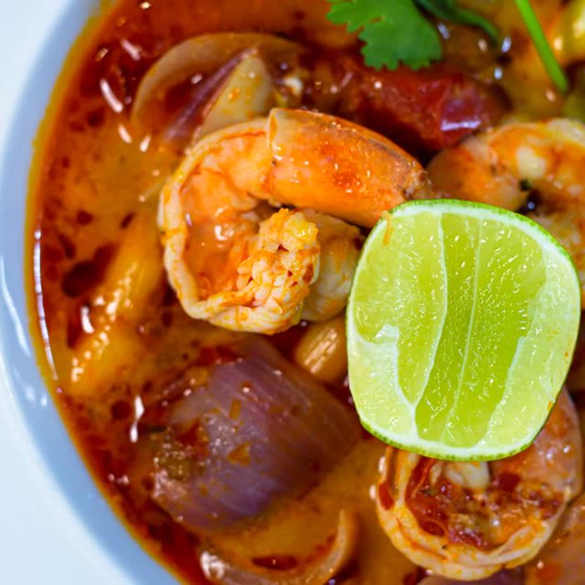 04 · Crab soup – Thai style, spicy