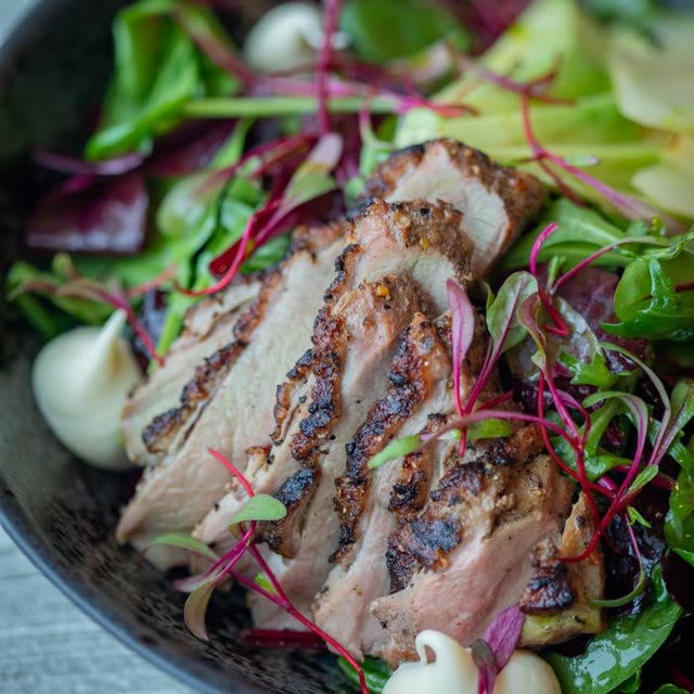 09 · Duck salad (crispy)