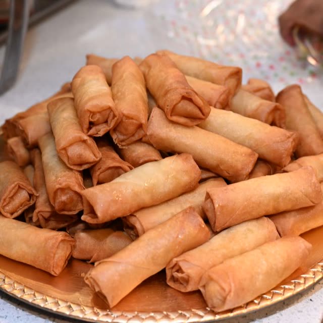 05 · Mini spring rolls (vegetarian, 10 pcs)