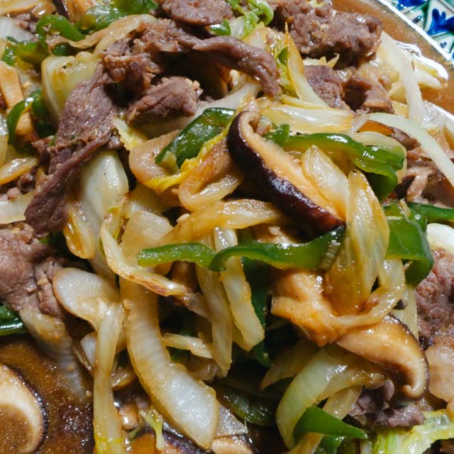 V5 · Bo Xao Sa Ot – beef with lemongrass & chilli, Asian vegetables, served with rice