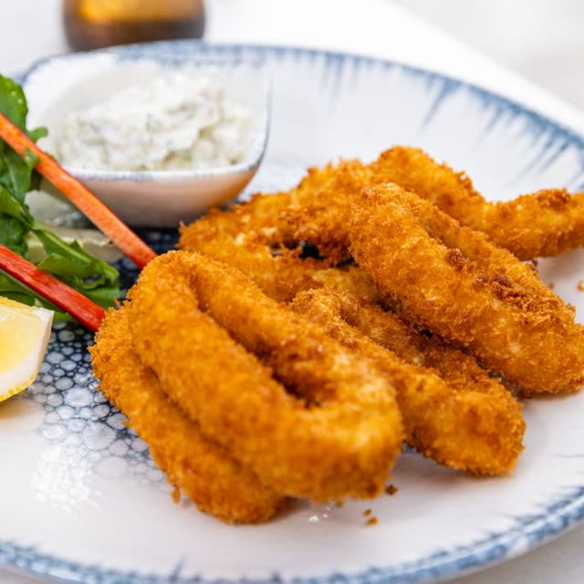 10a · Fried calamari rings (8 pcs)