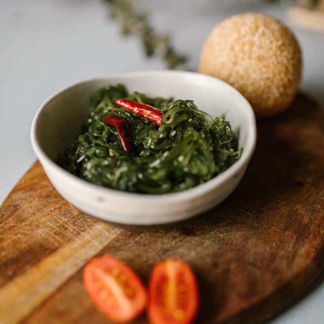 S10 · Wakame salad – seaweed and sesame